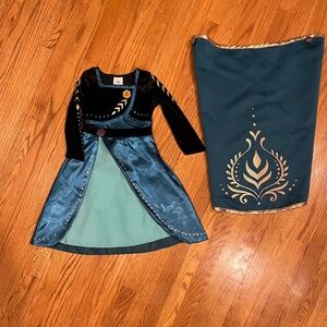 Authentic Disney Princess Anna Frozen costume.  Size 3